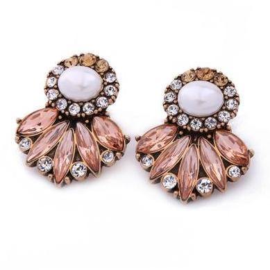 Morganite Topaz Crystal and Pearl Fan Earrings by Vintage Meet Modern  - Vintage Meet Modern Vintage Jewelry - Chicago, Illinois - #oldhollywoodglamour #vintagemeetmodern #designervintage #jewelrybox #antiquejewelry #vintagejewelry