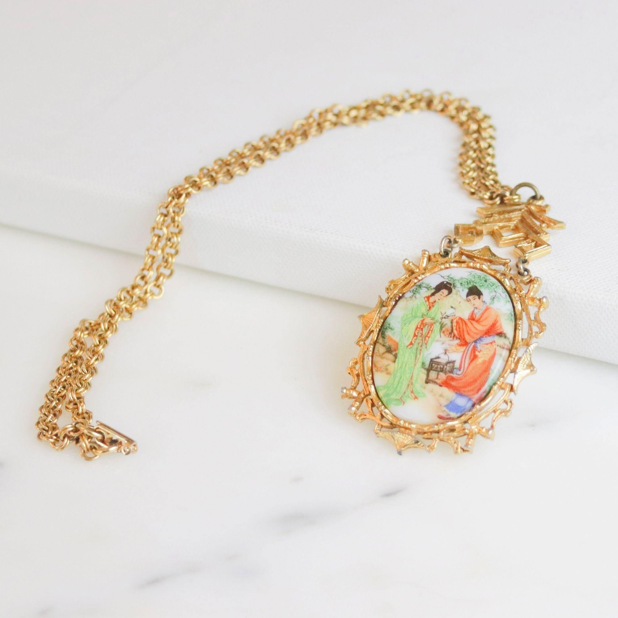 Vintage ART Mode Keisha Statement Necklace by Art Mode - Vintage Meet Modern Vintage Jewelry - Chicago, Illinois - #oldhollywoodglamour #vintagemeetmodern #designervintage #jewelrybox #antiquejewelry #vintagejewelry