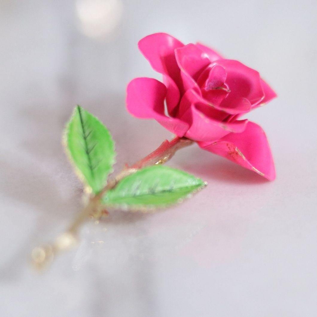 Vintage Pink Stem Rose Brooch by Unsigned Beauty - Vintage Meet Modern Vintage Jewelry - Chicago, Illinois - #oldhollywoodglamour #vintagemeetmodern #designervintage #jewelrybox #antiquejewelry #vintagejewelry