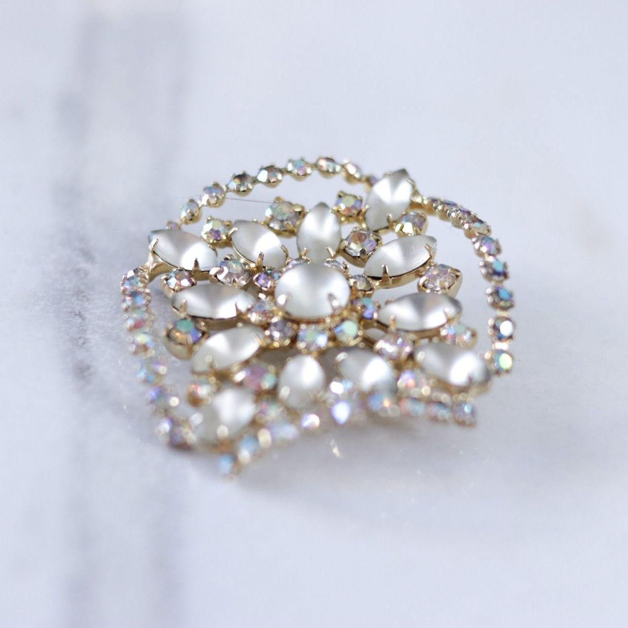 Vintage Champagne Satin Glass and Rhinestone Brooch by Unsigned Beauty - Vintage Meet Modern Vintage Jewelry - Chicago, Illinois - #oldhollywoodglamour #vintagemeetmodern #designervintage #jewelrybox #antiquejewelry #vintagejewelry