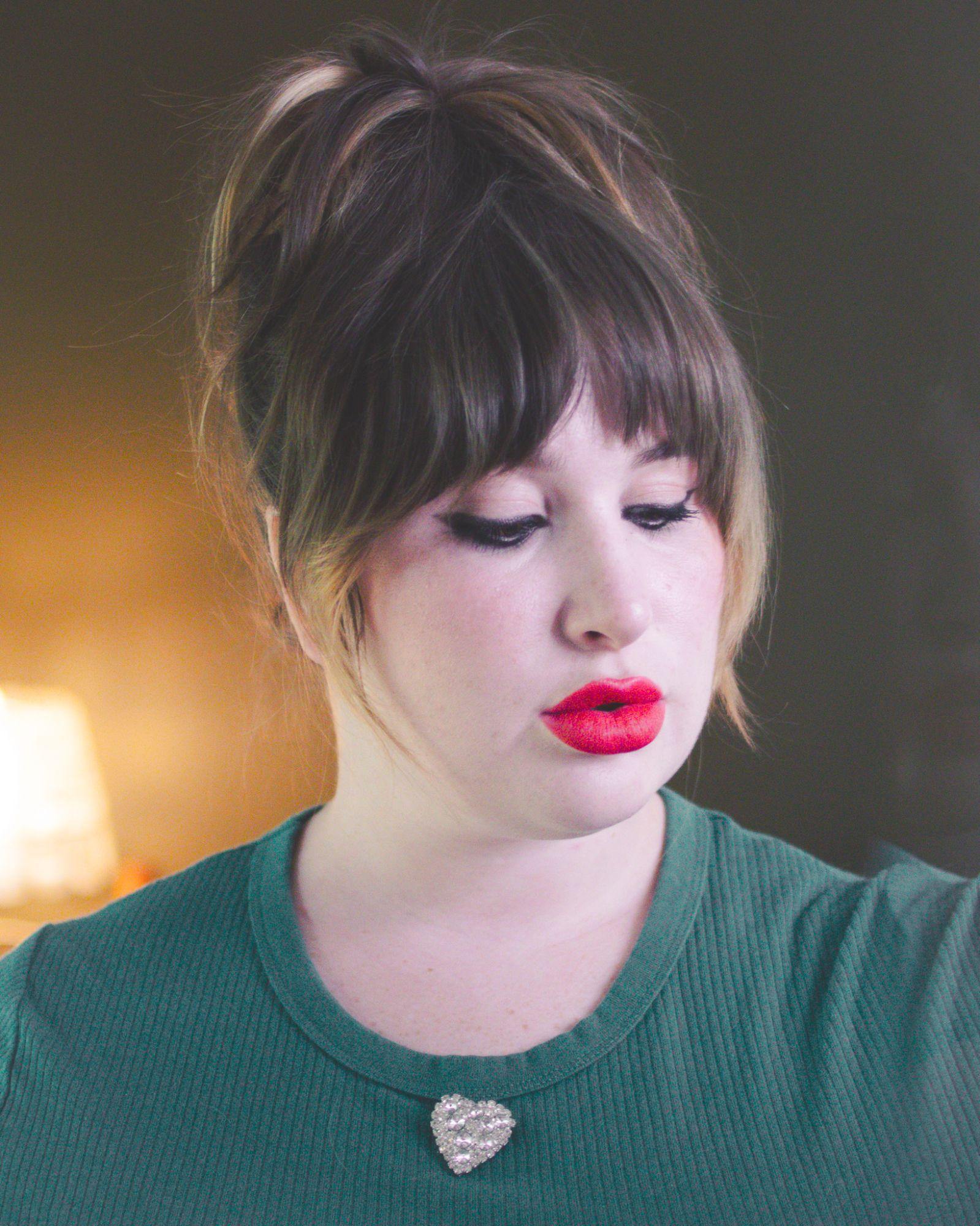 Vintage 1950s Rhinestone Heart Pin by Unsigned Beauty - Vintage Meet Modern Vintage Jewelry - Chicago, Illinois - #oldhollywoodglamour #vintagemeetmodern #designervintage #jewelrybox #antiquejewelry #vintagejewelry