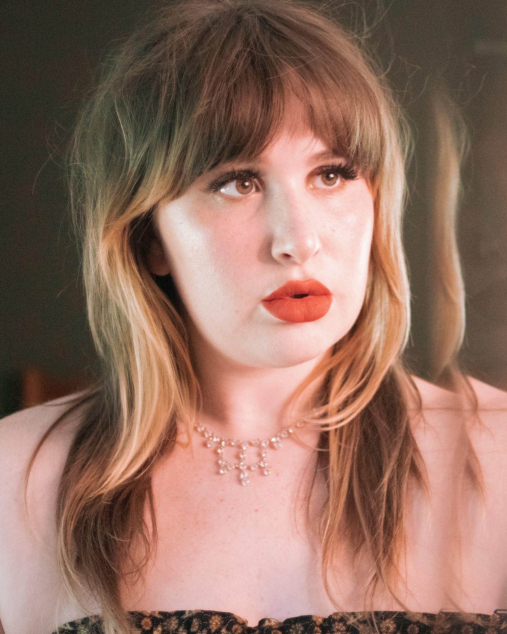 Vintage Art Deco Bezel Set Crystal Necklace with Crystal Dangles by Unsigned Beauty - Vintage Meet Modern Vintage Jewelry - Chicago, Illinois - #oldhollywoodglamour #vintagemeetmodern #designervintage #jewelrybox #antiquejewelry #vintagejewelry