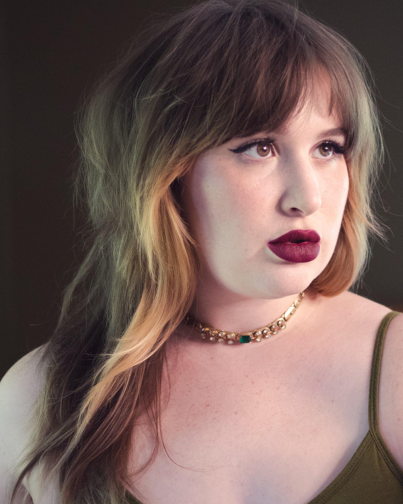 Vintage Kafin NY Gold Choker Necklace with Emerald and Diamante Rhinestones by Kafin NY - Vintage Meet Modern Vintage Jewelry - Chicago, Illinois - #oldhollywoodglamour #vintagemeetmodern #designervintage #jewelrybox #antiquejewelry #vintagejewelry