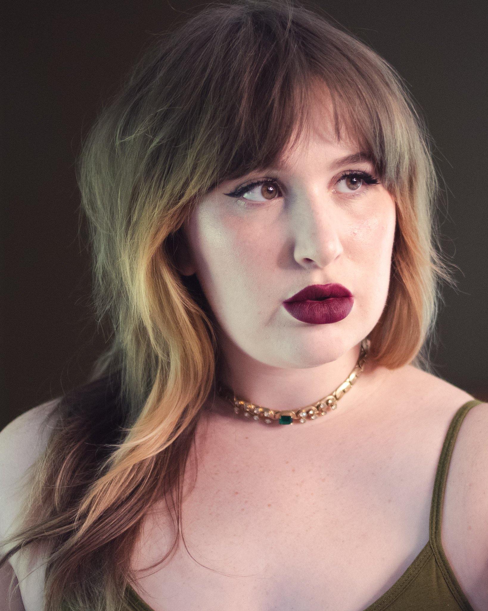 Vintage Kafin NY Gold Choker Necklace with Emerald and Diamante Rhinestones by Kafin NY - Vintage Meet Modern Vintage Jewelry - Chicago, Illinois - #oldhollywoodglamour #vintagemeetmodern #designervintage #jewelrybox #antiquejewelry #vintagejewelry