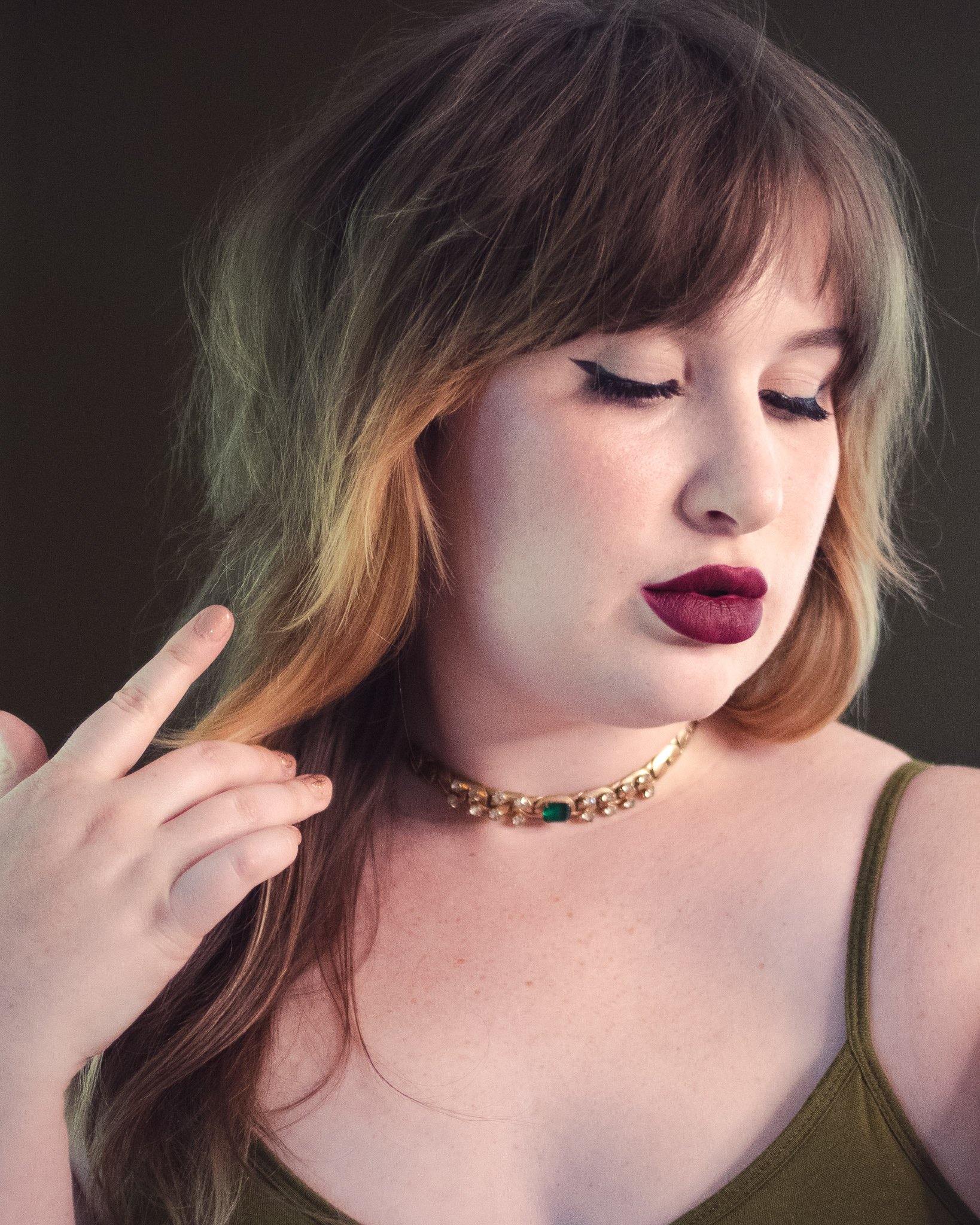 Vintage Kafin NY Gold Choker Necklace with Emerald and Diamante Rhinestones by Kafin NY - Vintage Meet Modern Vintage Jewelry - Chicago, Illinois - #oldhollywoodglamour #vintagemeetmodern #designervintage #jewelrybox #antiquejewelry #vintagejewelry