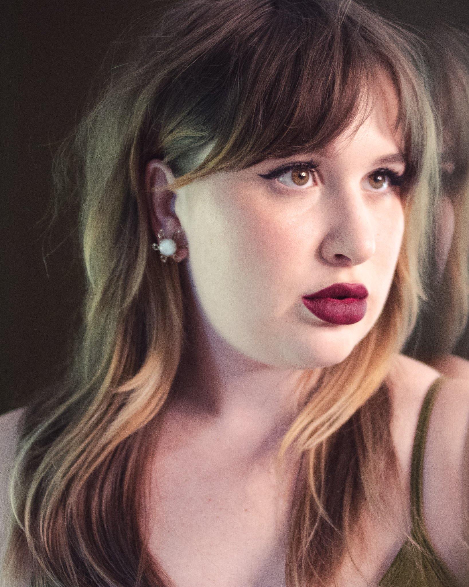 Vintage Mid Century Modern White Moonglow Flower Earrings by Unsigned Beauty - Vintage Meet Modern Vintage Jewelry - Chicago, Illinois - #oldhollywoodglamour #vintagemeetmodern #designervintage #jewelrybox #antiquejewelry #vintagejewelry