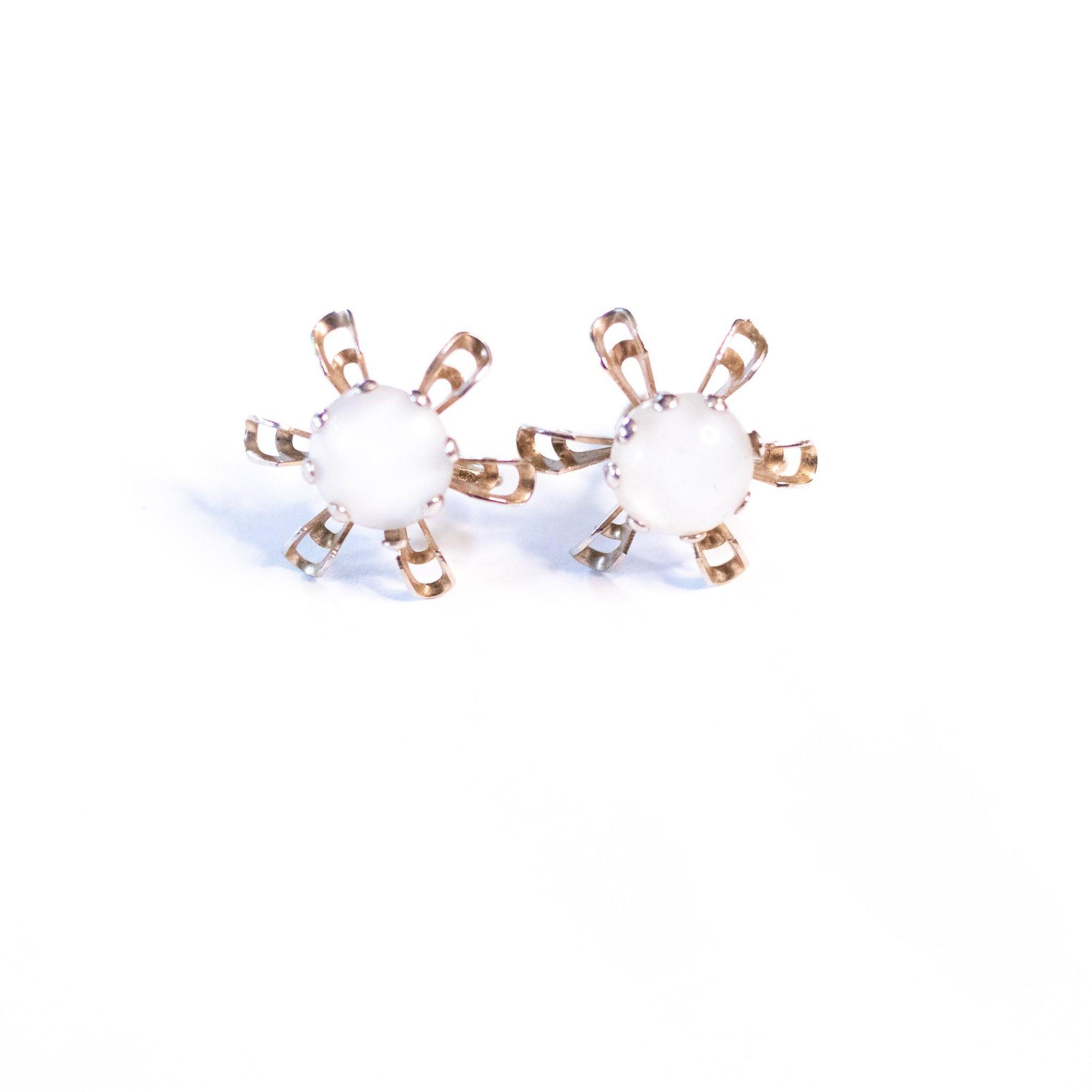 Vintage Mid Century Modern White Moonglow Flower Earrings by Unsigned Beauty - Vintage Meet Modern Vintage Jewelry - Chicago, Illinois - #oldhollywoodglamour #vintagemeetmodern #designervintage #jewelrybox #antiquejewelry #vintagejewelry