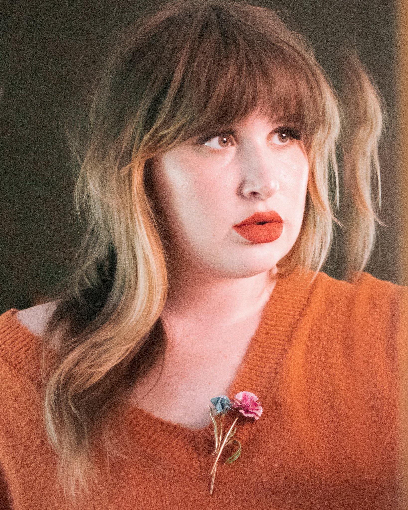 Vintage Pink and Blue Carnation Painted Enamel Brooch by Unsigned Beauty - Vintage Meet Modern Vintage Jewelry - Chicago, Illinois - #oldhollywoodglamour #vintagemeetmodern #designervintage #jewelrybox #antiquejewelry #vintagejewelry