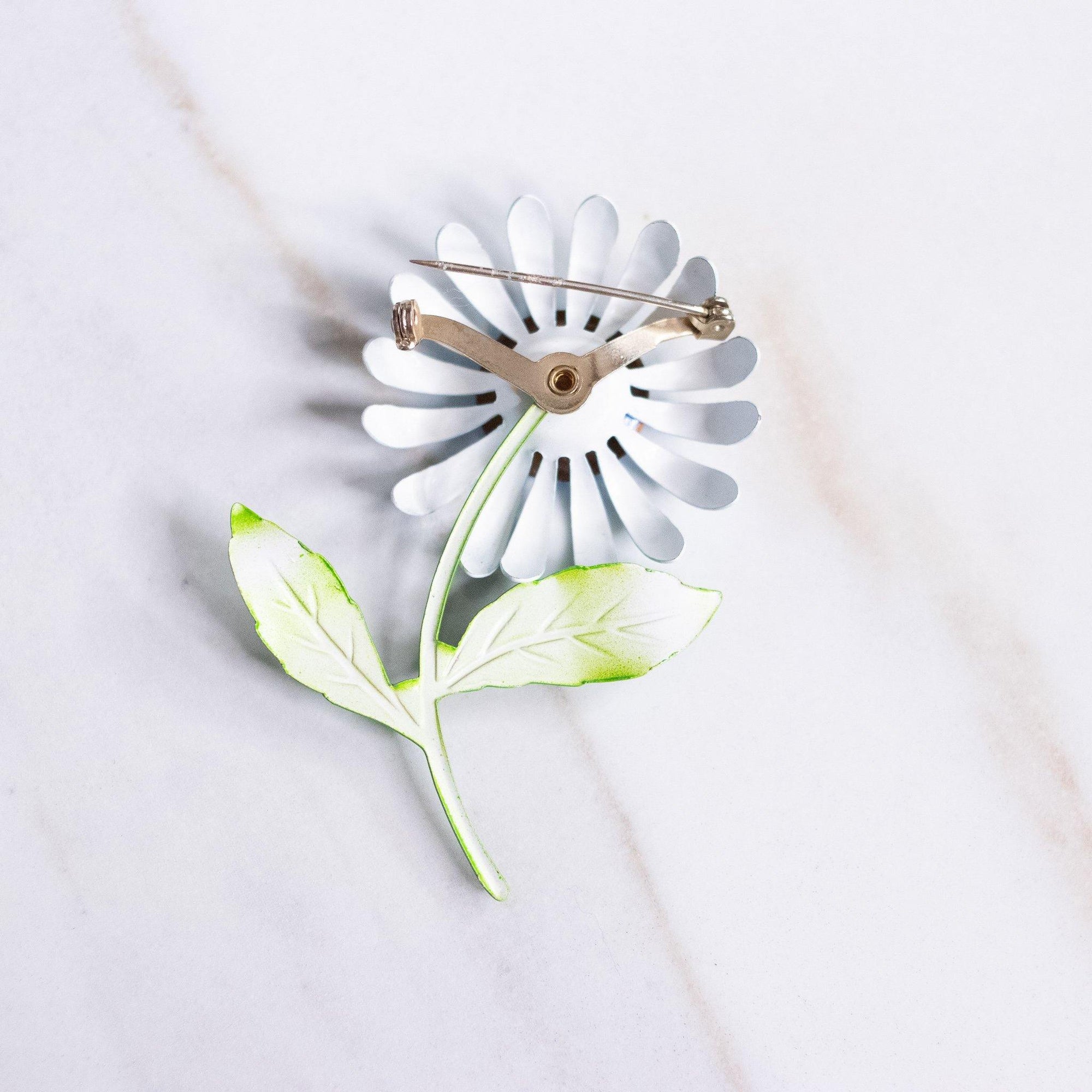 Vintage Retro Blue Painted Enamel Metal Daisy Brooch by Unsigned Beauty - Vintage Meet Modern Vintage Jewelry - Chicago, Illinois - #oldhollywoodglamour #vintagemeetmodern #designervintage #jewelrybox #antiquejewelry #vintagejewelry