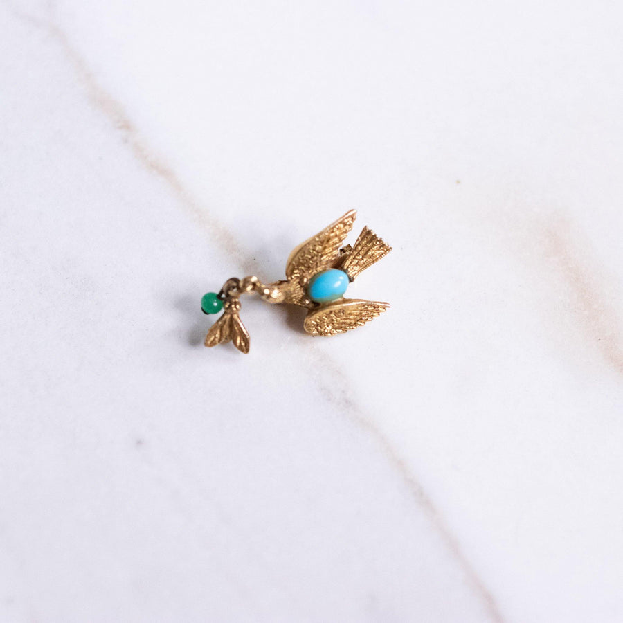 Vintage Tiny Gold Mama and Baby Bird Scatter Pin by Vintage Meet Modern - Vintage Meet Modern Vintage Jewelry - Chicago, Illinois - #oldhollywoodglamour #vintagemeetmodern #designervintage #jewelrybox #antiquejewelry #vintagejewelry