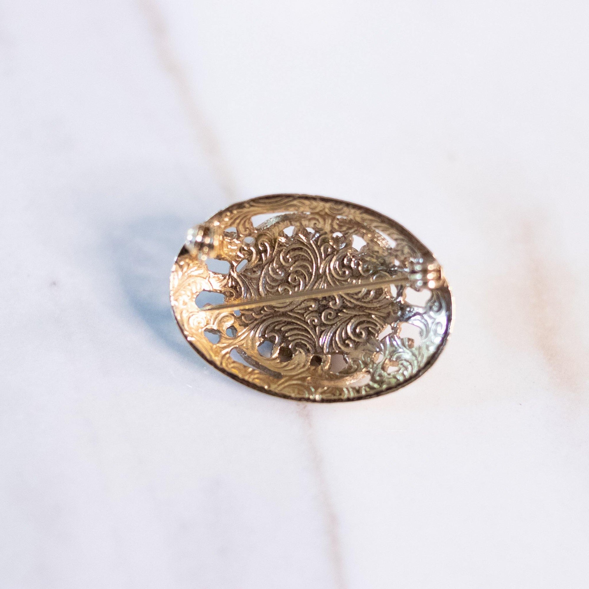 Vintage Victorian Inspired Gold Oval Brooch with Lucite Cabochon by Unsigned Beauty - Vintage Meet Modern Vintage Jewelry - Chicago, Illinois - #oldhollywoodglamour #vintagemeetmodern #designervintage #jewelrybox #antiquejewelry #vintagejewelry