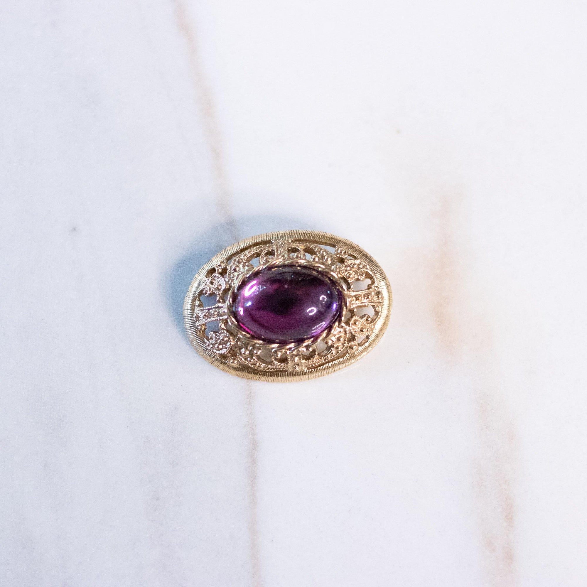Vintage Victorian Inspired Gold Oval Brooch with Lucite Cabochon by Unsigned Beauty - Vintage Meet Modern Vintage Jewelry - Chicago, Illinois - #oldhollywoodglamour #vintagemeetmodern #designervintage #jewelrybox #antiquejewelry #vintagejewelry
