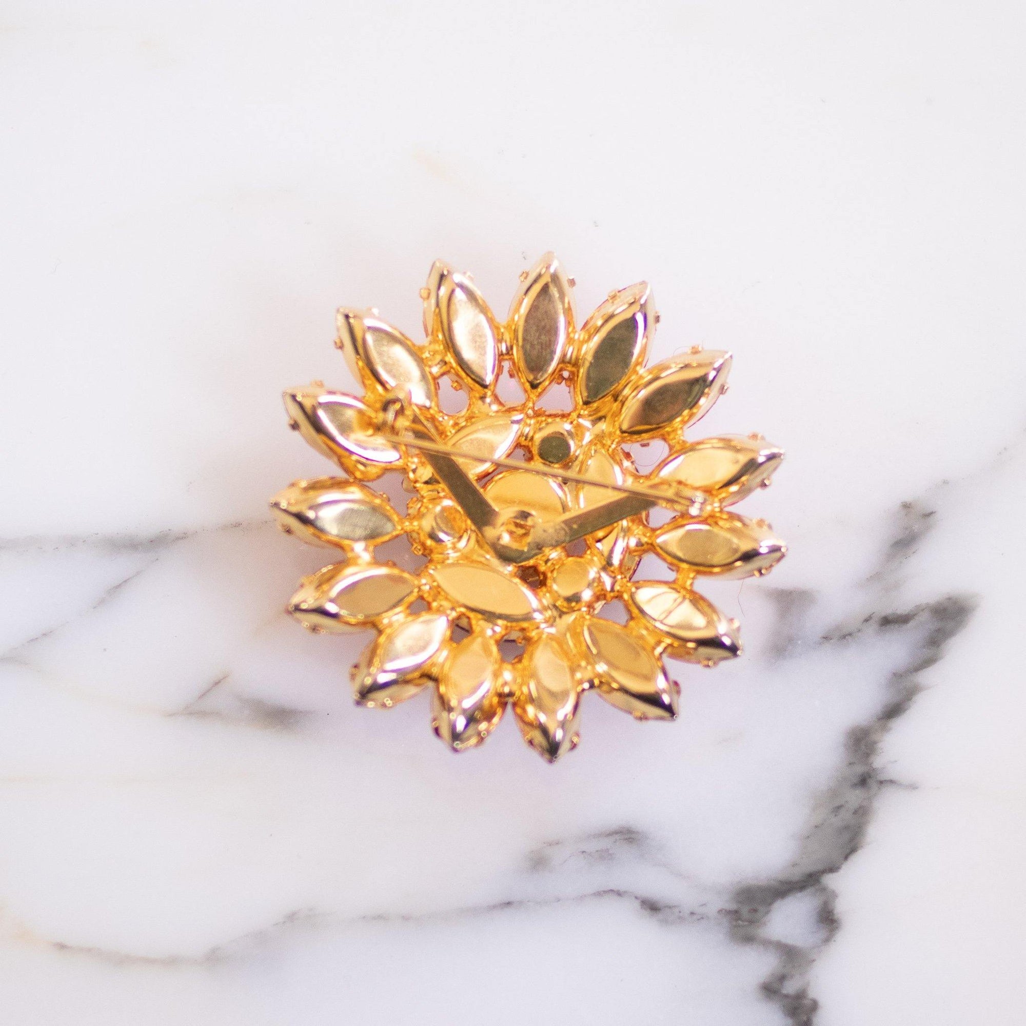 Vintage Pink Rhinestone Brooch by Unsigned Beauty - Vintage Meet Modern Vintage Jewelry - Chicago, Illinois - #oldhollywoodglamour #vintagemeetmodern #designervintage #jewelrybox #antiquejewelry #vintagejewelry