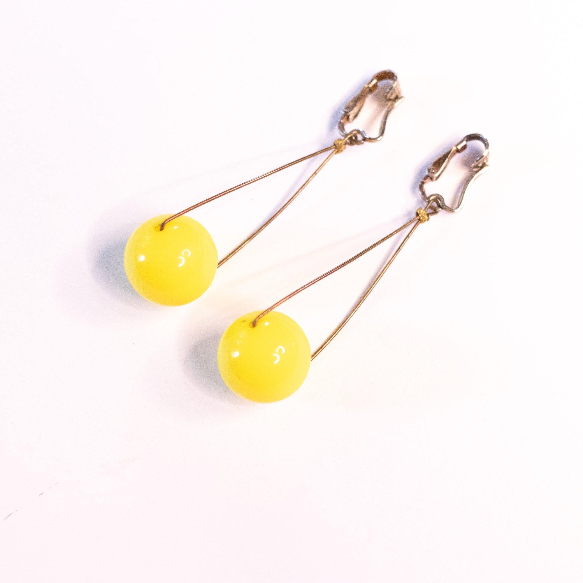 Vintage Retro Mod Yellow Bubble Bead Dangling Statement Earrings by Unsigned Beauty - Vintage Meet Modern Vintage Jewelry - Chicago, Illinois - #oldhollywoodglamour #vintagemeetmodern #designervintage #jewelrybox #antiquejewelry #vintagejewelry