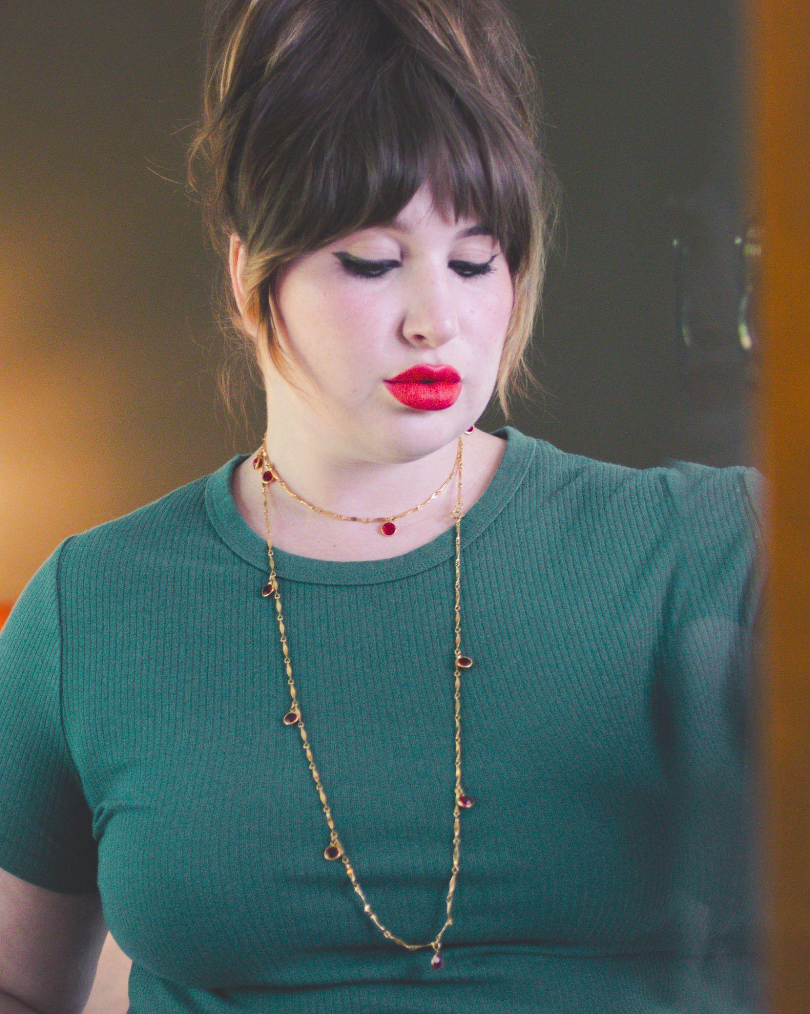 Vintage Gold Flat Link Necklace with Red Bezel Set Crystals by Unsigned Beauty - Vintage Meet Modern Vintage Jewelry - Chicago, Illinois - #oldhollywoodglamour #vintagemeetmodern #designervintage #jewelrybox #antiquejewelry #vintagejewelry