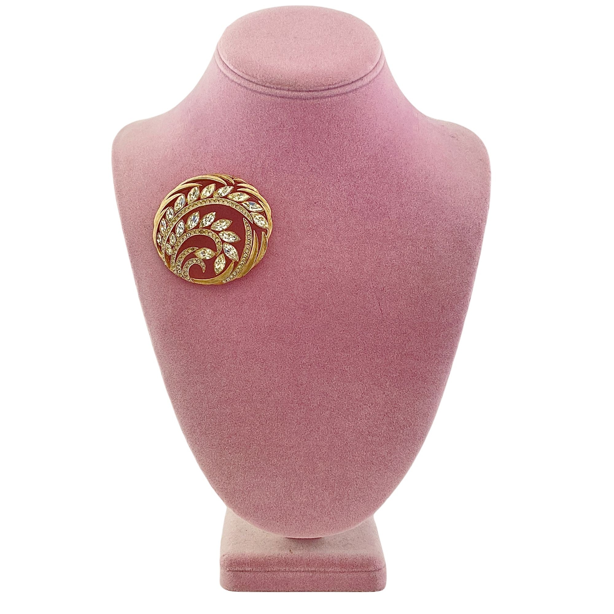 1950s Marquise Diamante Rhinestone Brooch by Unsigned Beauty - Vintage Meet Modern Vintage Jewelry - Chicago, Illinois - #oldhollywoodglamour #vintagemeetmodern #designervintage #jewelrybox #antiquejewelry #vintagejewelry