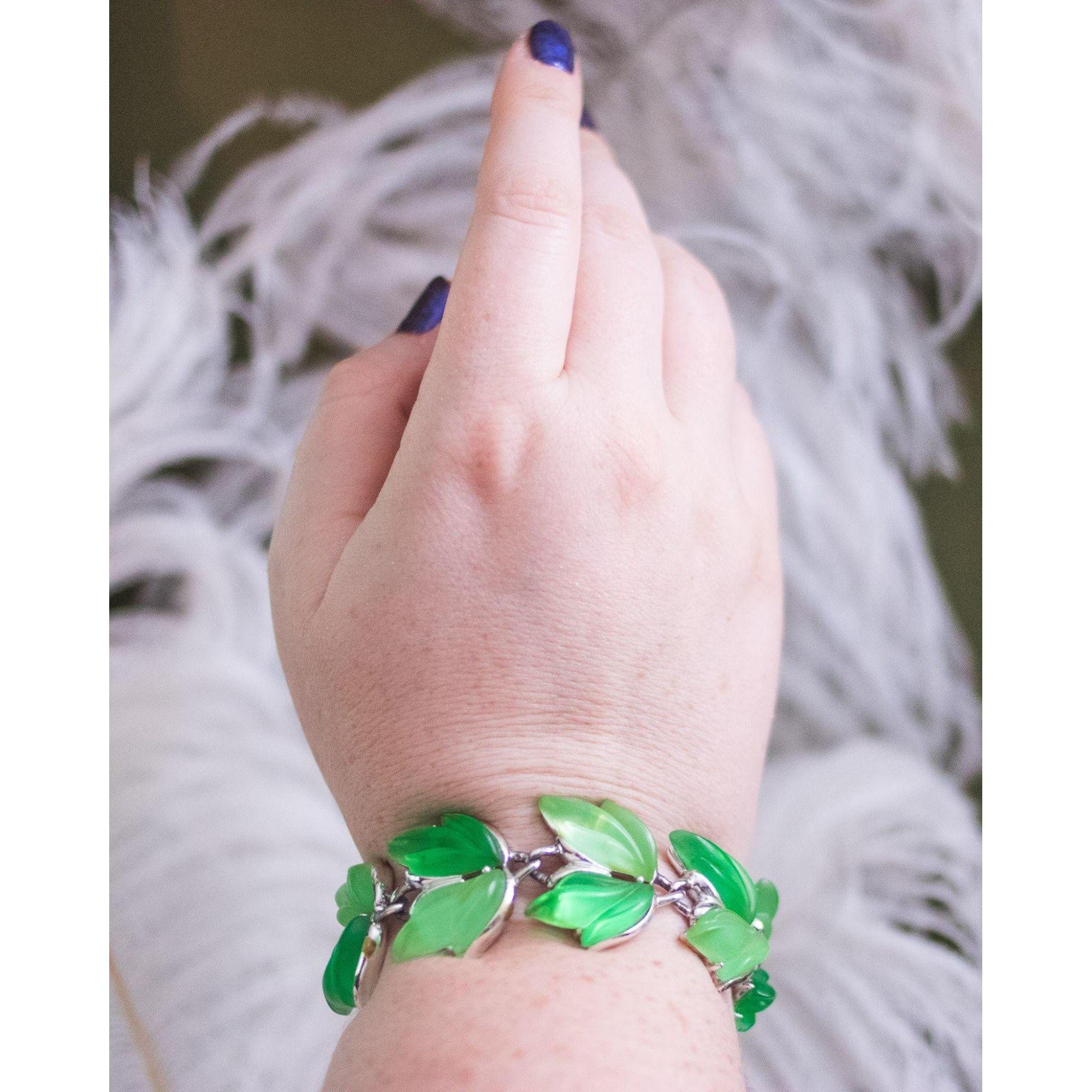 Vintage Green Thermoset Green Leaf Bracelet by Unsigned Beauty - Vintage Meet Modern Vintage Jewelry - Chicago, Illinois - #oldhollywoodglamour #vintagemeetmodern #designervintage #jewelrybox #antiquejewelry #vintagejewelry