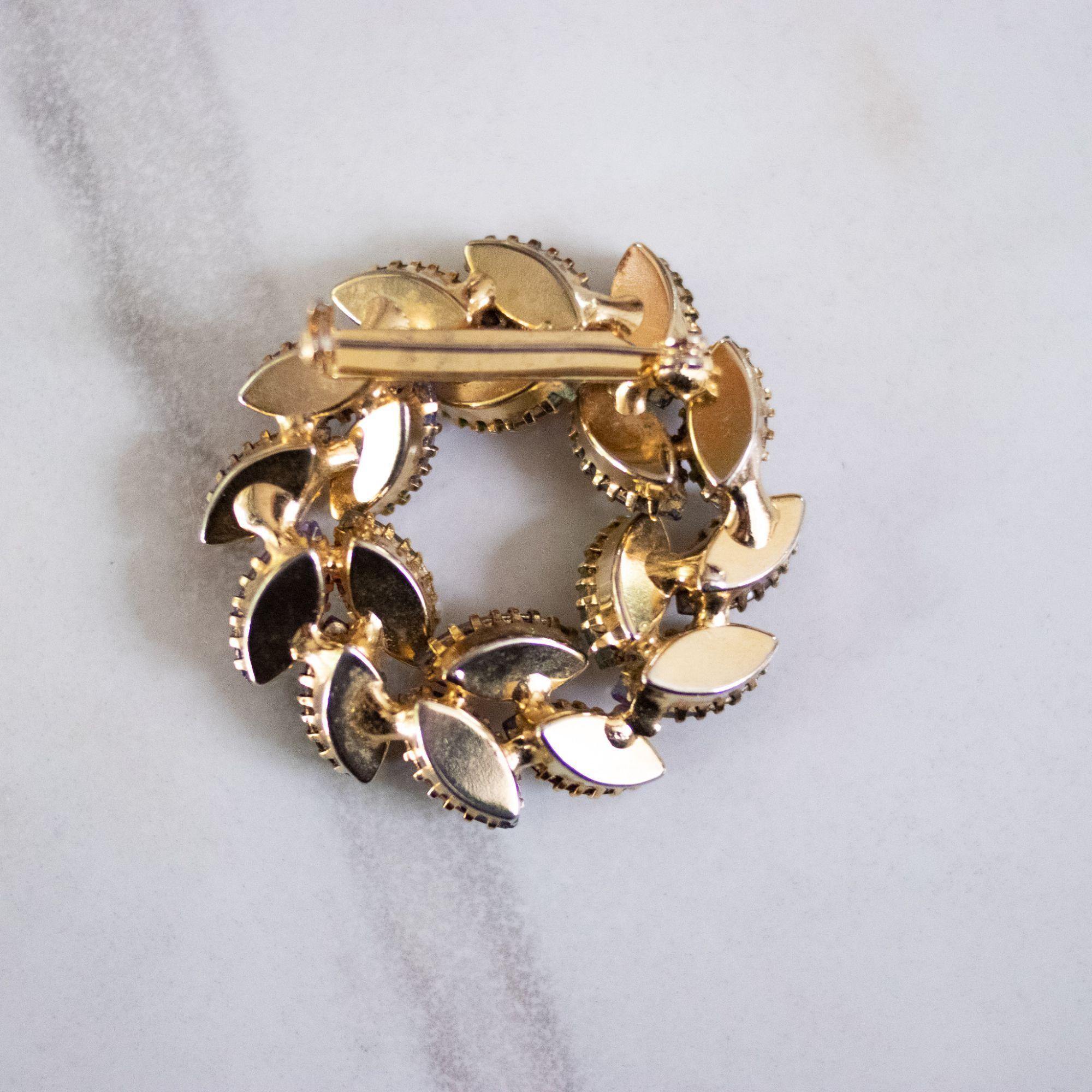 Vintage Shades of Purple Rhinestone Brooch by Unsigned Beauty - Vintage Meet Modern Vintage Jewelry - Chicago, Illinois - #oldhollywoodglamour #vintagemeetmodern #designervintage #jewelrybox #antiquejewelry #vintagejewelry