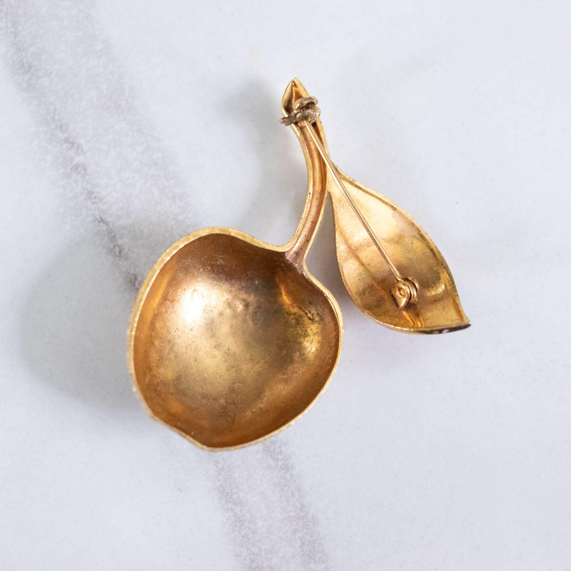 Vintage Pink Damascene Apple Brooch by Made in Spain - Vintage Meet Modern Vintage Jewelry - Chicago, Illinois - #oldhollywoodglamour #vintagemeetmodern #designervintage #jewelrybox #antiquejewelry #vintagejewelry