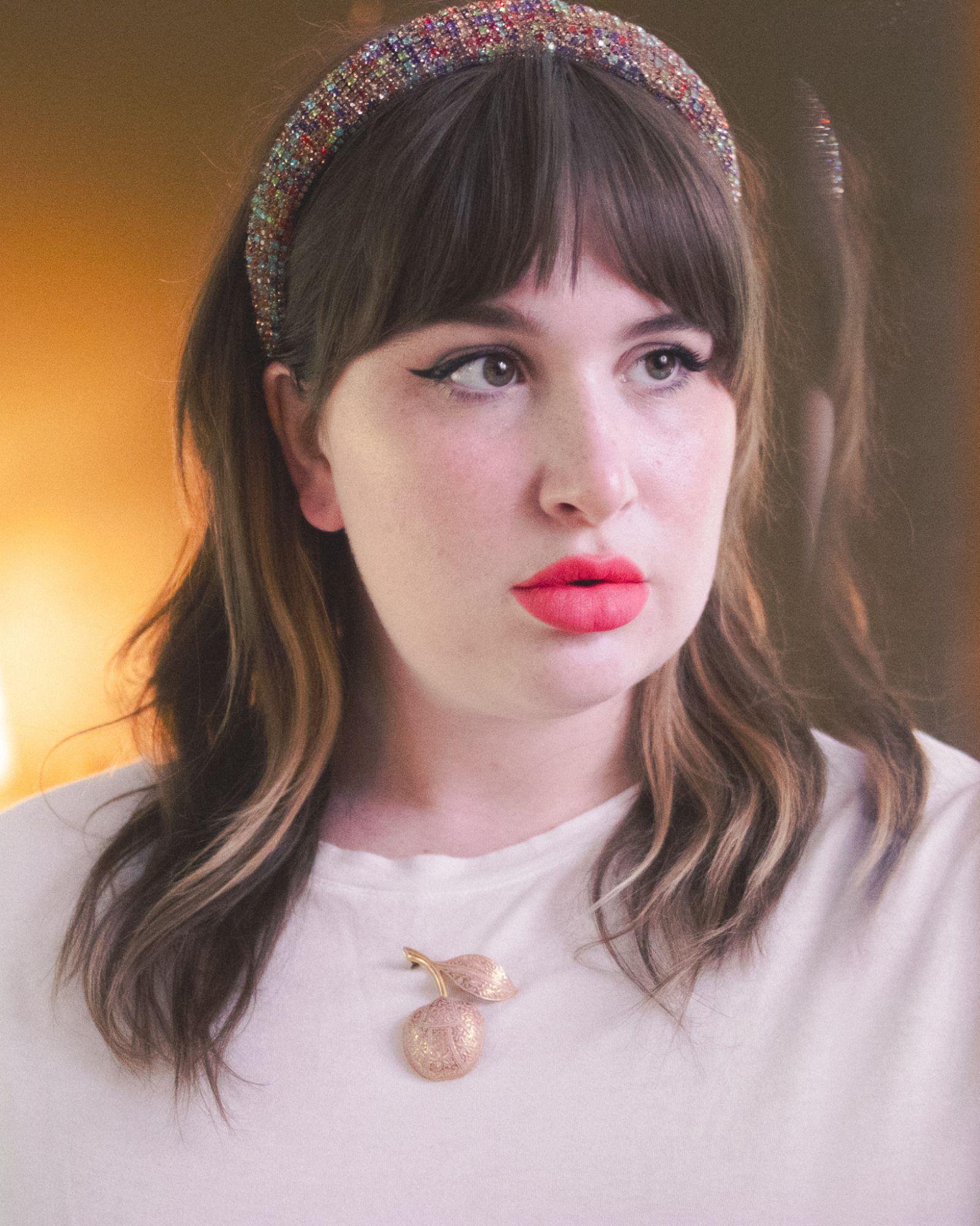 Vintage Pink Damascene Apple Brooch by Made in Spain - Vintage Meet Modern Vintage Jewelry - Chicago, Illinois - #oldhollywoodglamour #vintagemeetmodern #designervintage #jewelrybox #antiquejewelry #vintagejewelry