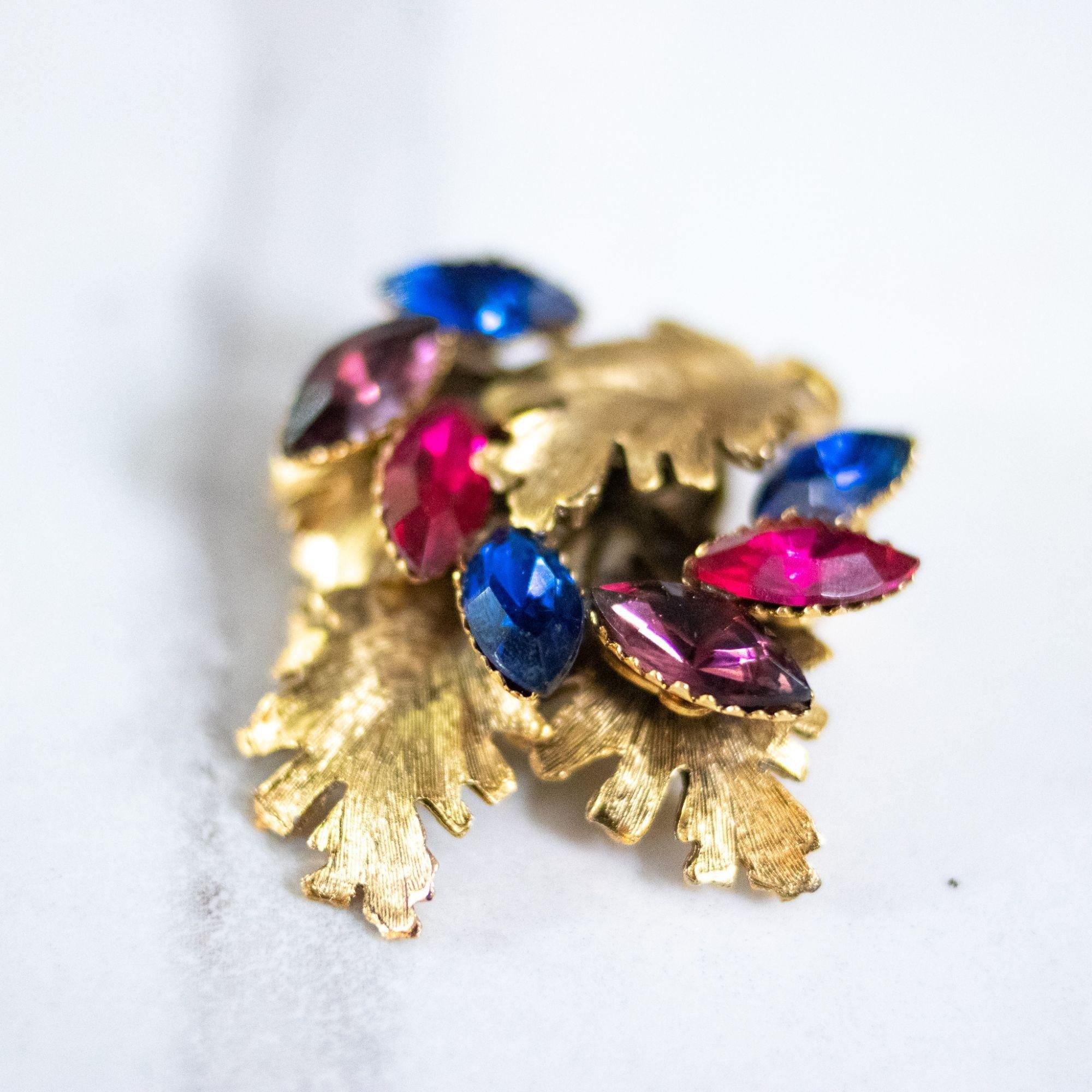 Vintage Mid Century Modern Brooch with Sapphire Blue, Amethyst, and Pink Rhinestones by Unsigned Beauty - Vintage Meet Modern Vintage Jewelry - Chicago, Illinois - #oldhollywoodglamour #vintagemeetmodern #designervintage #jewelrybox #antiquejewelry #vintagejewelry