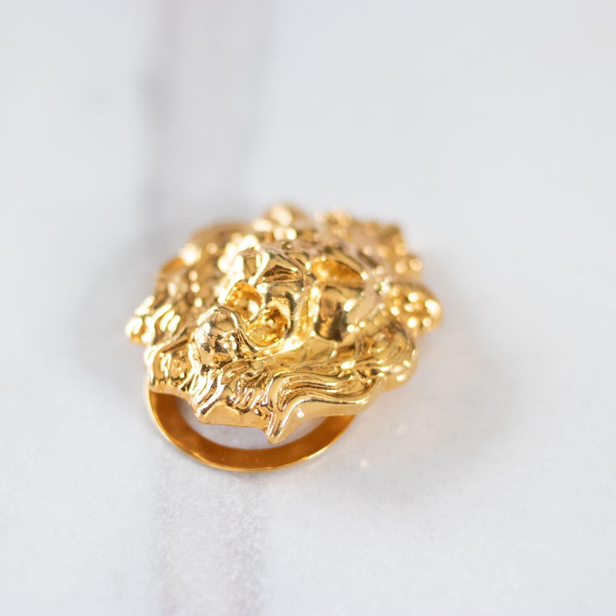 Vintage Lions Head Scarf Clip by Unsigned Beauty - Vintage Meet Modern Vintage Jewelry - Chicago, Illinois - #oldhollywoodglamour #vintagemeetmodern #designervintage #jewelrybox #antiquejewelry #vintagejewelry