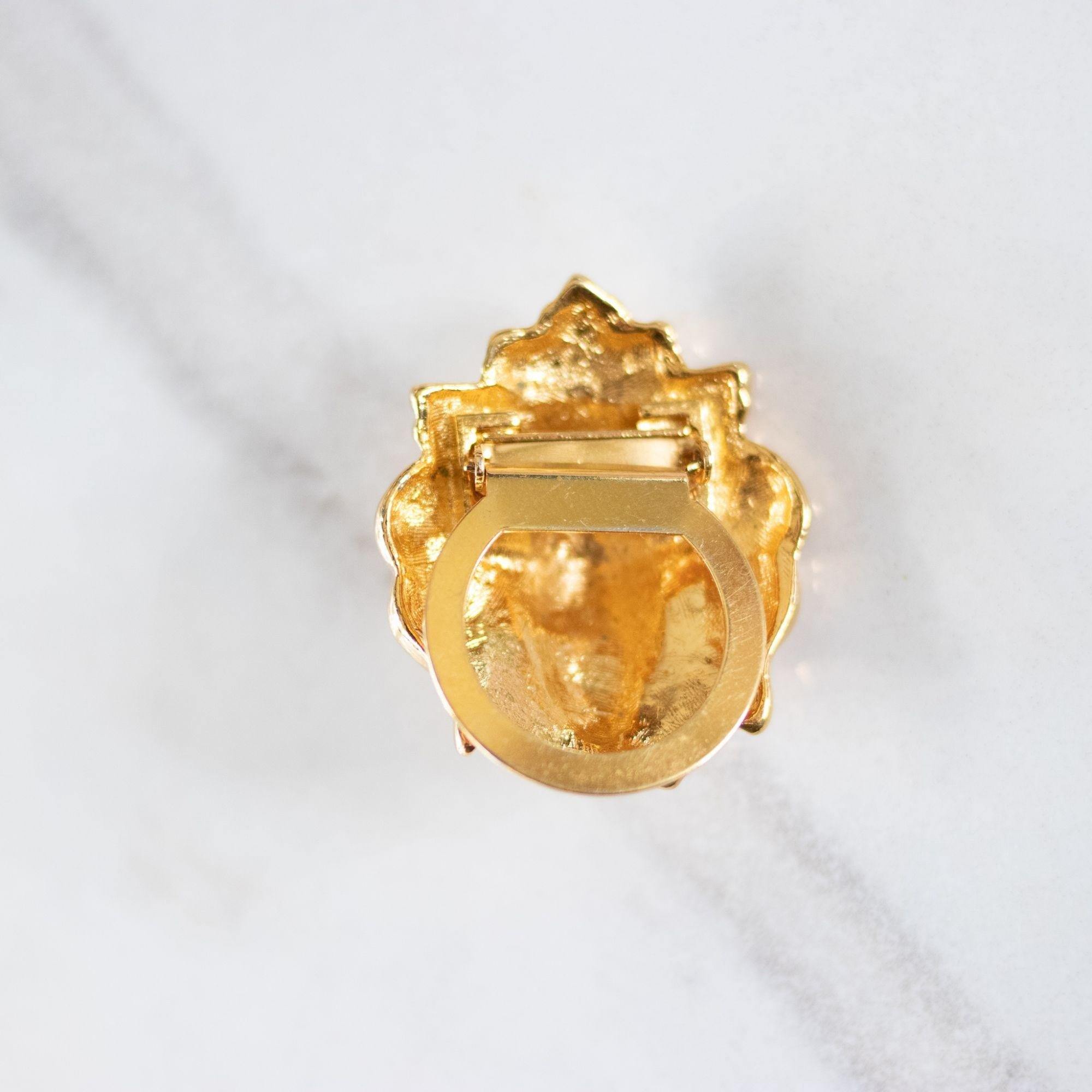 Vintage Lions Head Scarf Clip by Unsigned Beauty - Vintage Meet Modern Vintage Jewelry - Chicago, Illinois - #oldhollywoodglamour #vintagemeetmodern #designervintage #jewelrybox #antiquejewelry #vintagejewelry