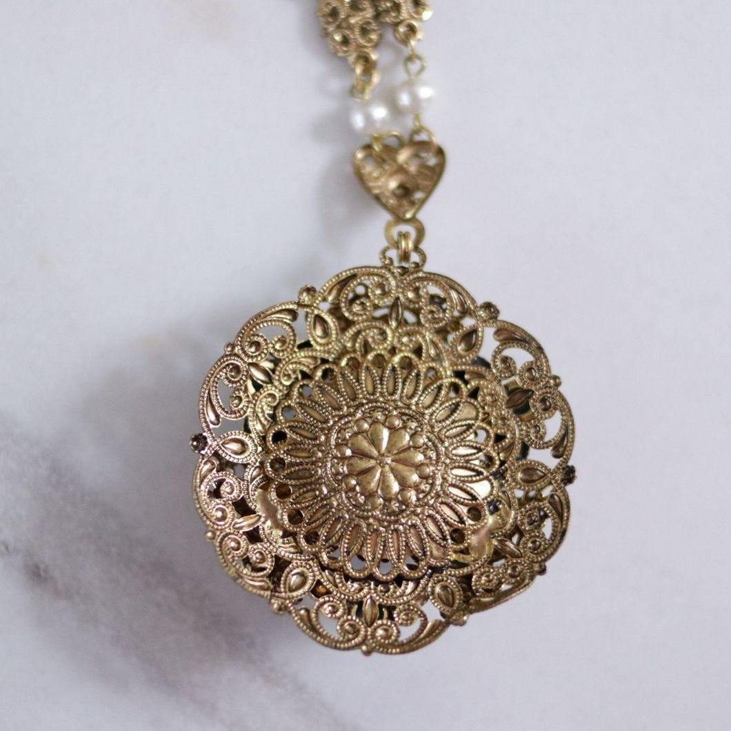 Vintage West Germany Turquoise Art Glass and Faux Pearl Pendant Necklace by West Germany - Vintage Meet Modern Vintage Jewelry - Chicago, Illinois - #oldhollywoodglamour #vintagemeetmodern #designervintage #jewelrybox #antiquejewelry #vintagejewelry